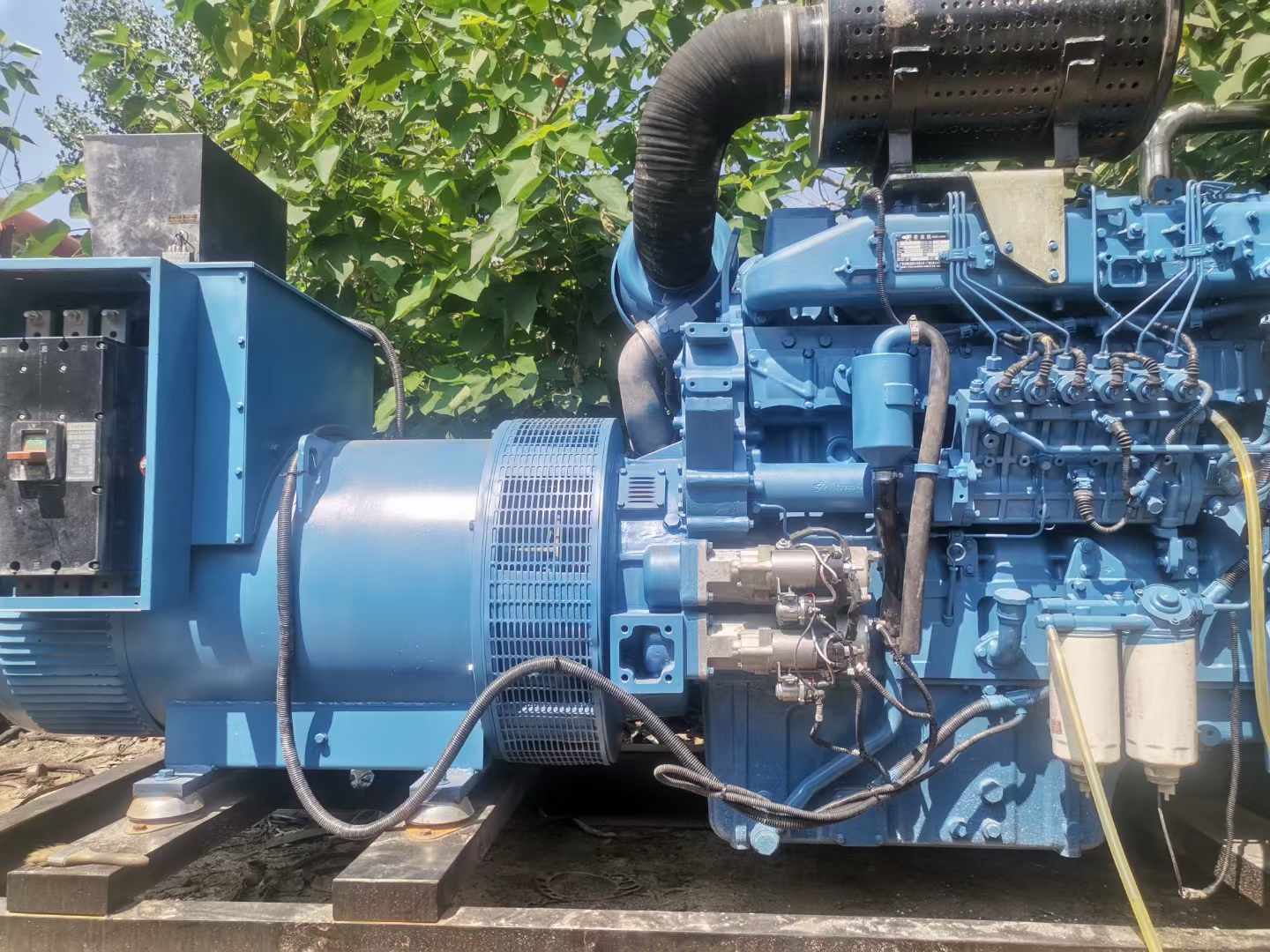 龙游详细说明降低 800kW 柴油发电机输出电流波动的方法