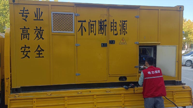 龙游柴油发电机组和UPS电源配合使用时，如何避免切换过程中的电力中断？